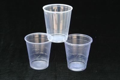 塑料杯、保溫杯不可以泡茶?多數人證明:真的不能…
